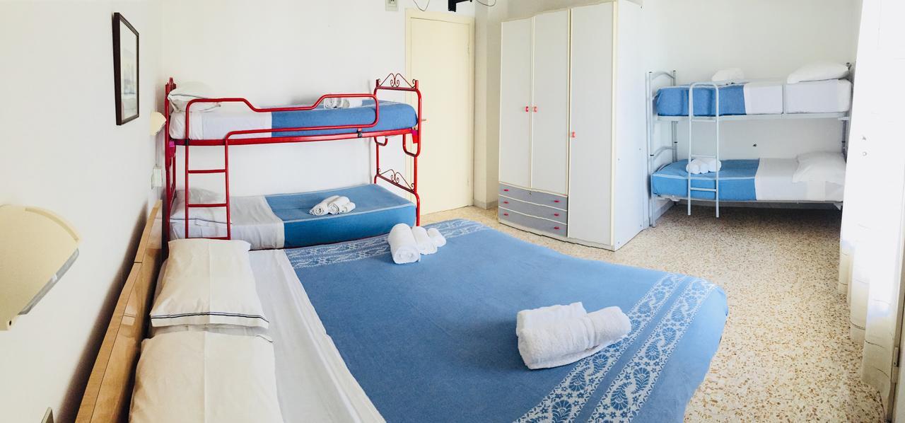 Urania Hotel Fogliano Marina ภายนอก รูปภาพ