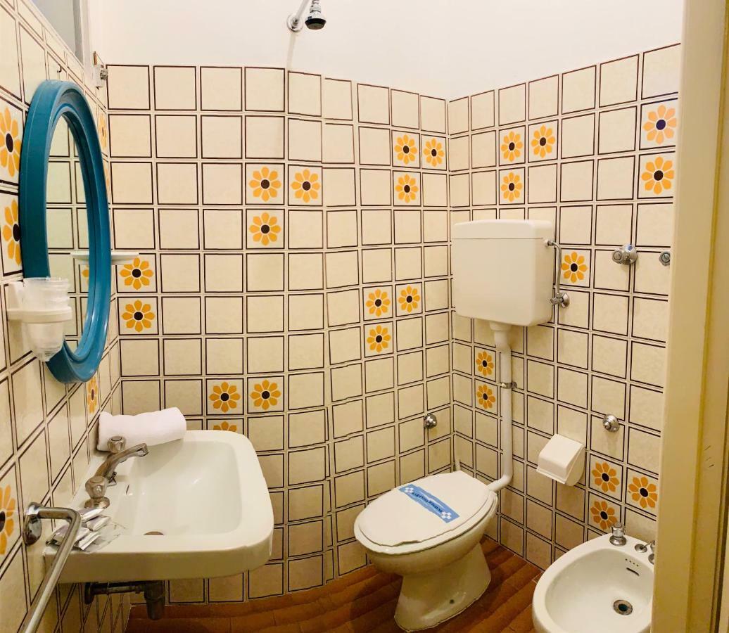 Urania Hotel Fogliano Marina ภายนอก รูปภาพ